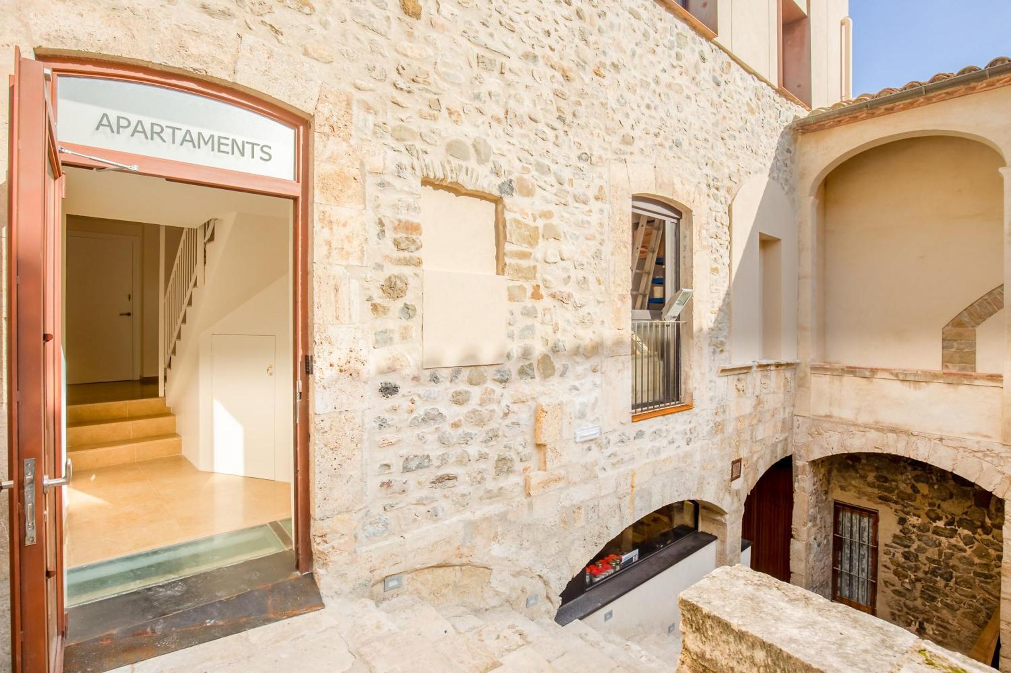 Can Cintet 3 Apartamento Con Terraza En Besalú Zewnętrze zdjęcie